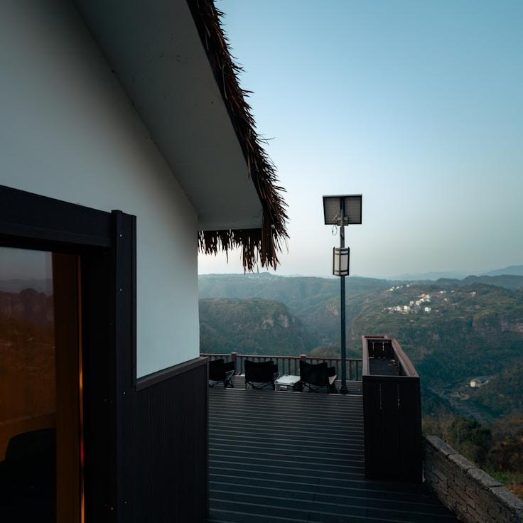 Family terraces and cafés for calm evenings in London